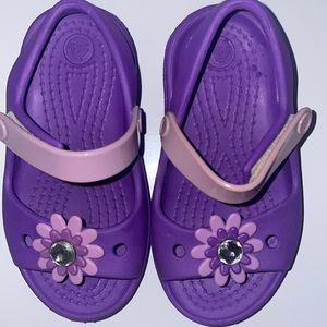 Like new baby girl crocs